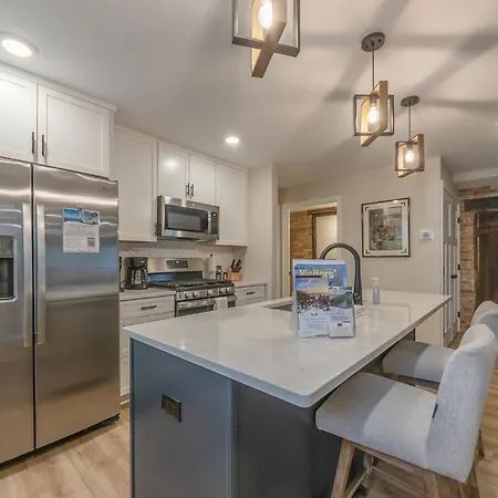 Converted Blacksmith Shop Walking Distance To Downtown Douglas!
